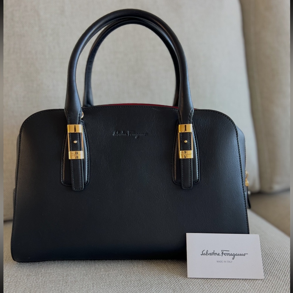Salvatore Ferragamo Emmy Nero